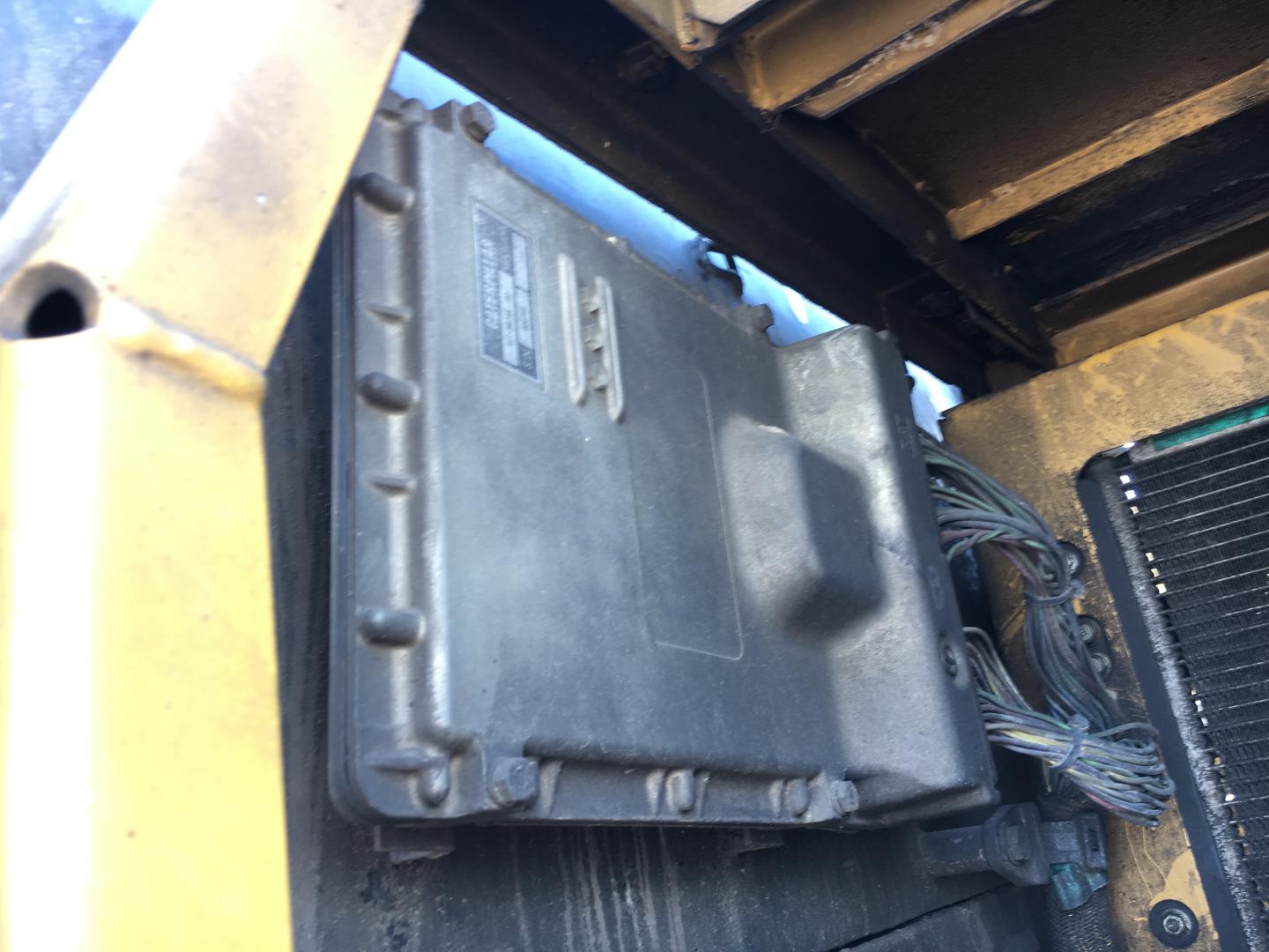 ./imagenes/INVOICE/2019/16931/EXCAVADORA CAT 325D (8).JPG